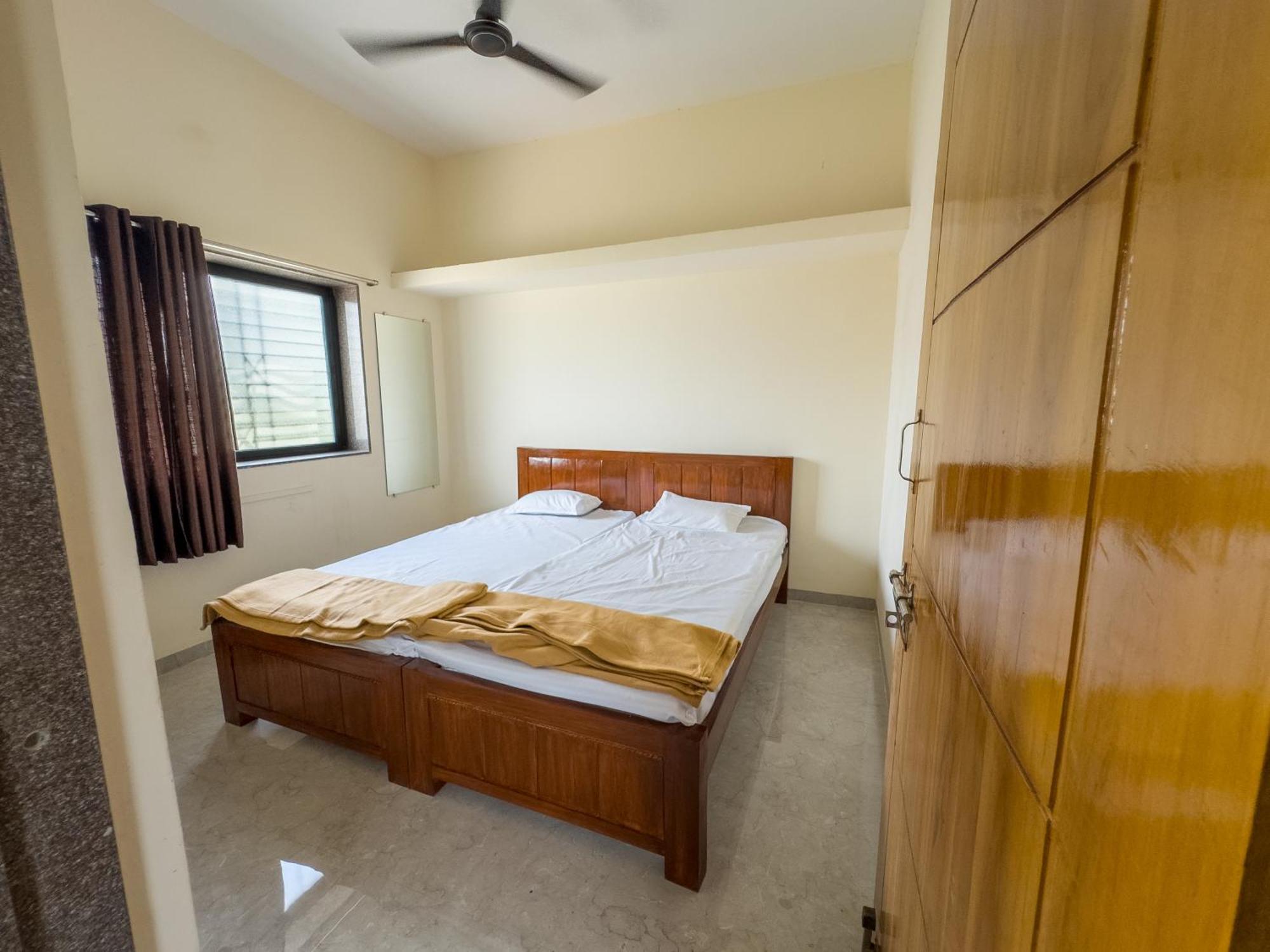 Punekar Bhavan Akalkot Room photo
