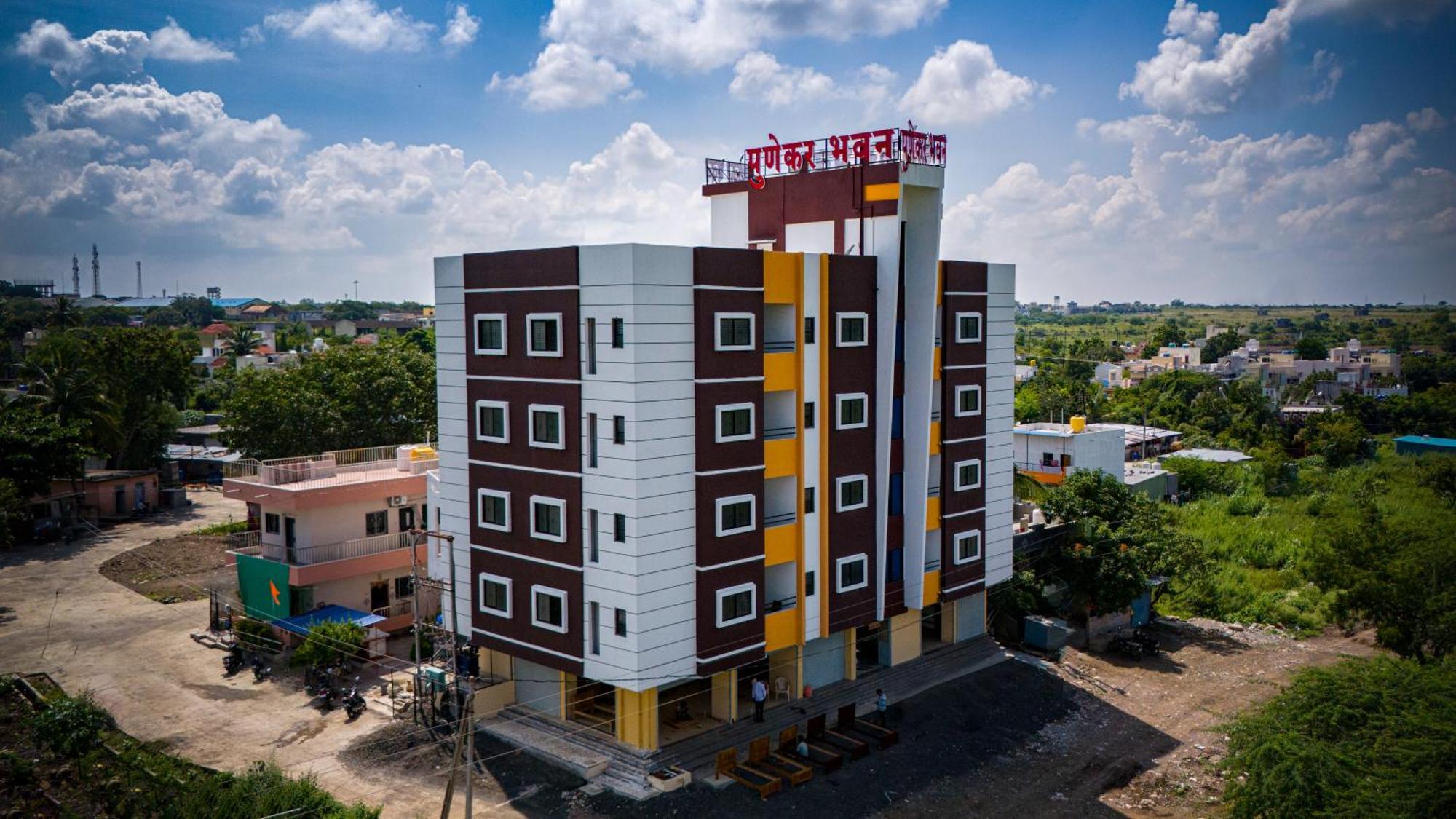 Punekar Bhavan Akalkot Exterior photo